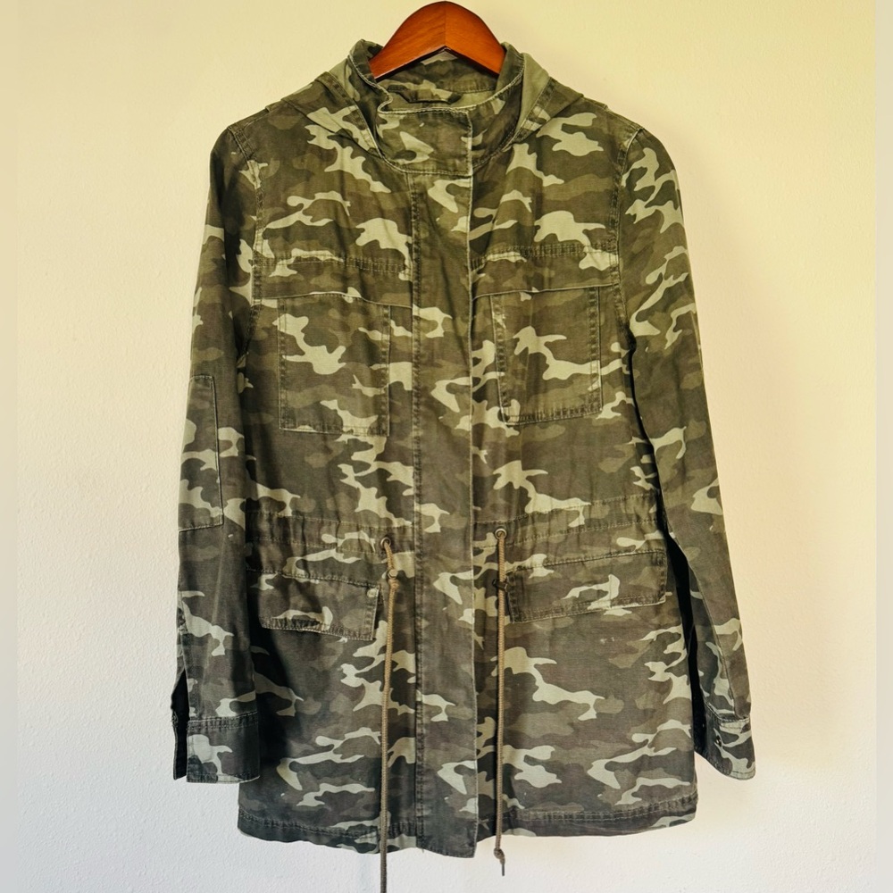 Universal Thread Army Green Camo Utility Jacket – Size M